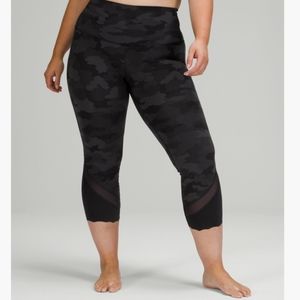 Brand New Lululemon Scallop - Camo